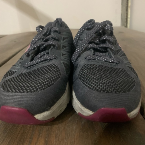 Sketchers size 6 arch support women’s shoes. - Picture 8 of 12